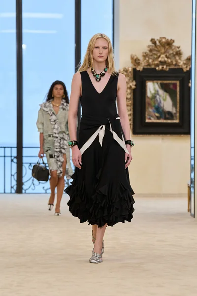 Look 54